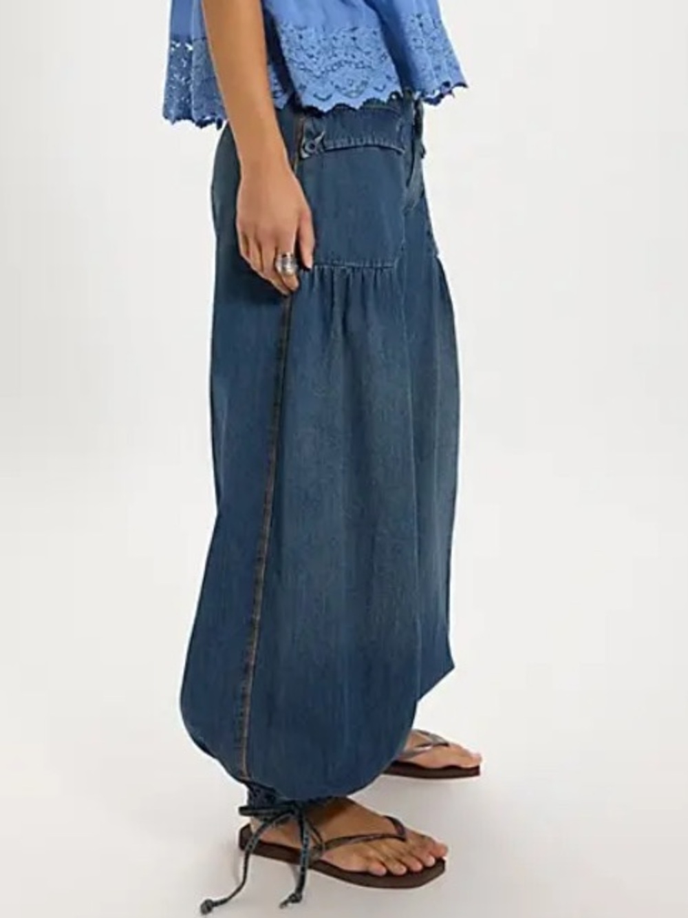 We The Free Lotus Balloon Jeans
NWT
We The Free/Free P
Color- Juno - Picture 5 of 8
